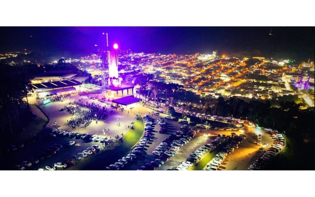 Fé e emoção marcam a encenação da Paixão de Cristo no Complexo do Louvor em Ituporanga
